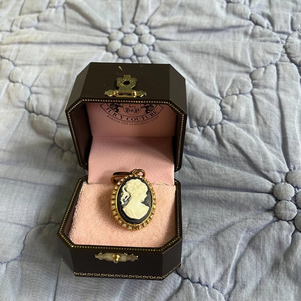 Teacup/Cameo/Taxi